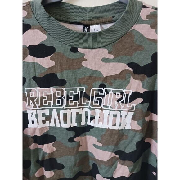 H&M Divided Rebel Girl Womens Short Sleeve Camo Green Crop Top Size M - Picture 3 of 8